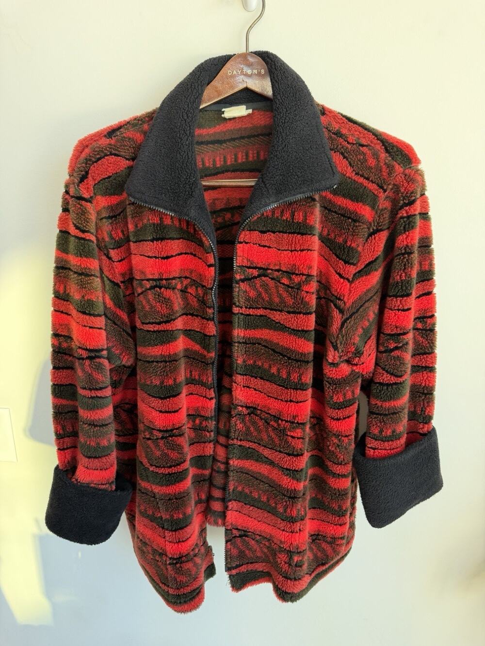 Duffel Outdoor 90s Y2k Men’s Fuzzy Abstract Red Black Jacket Size Large Vintage